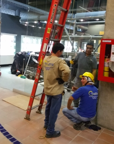 Fachada Locales Comerciales