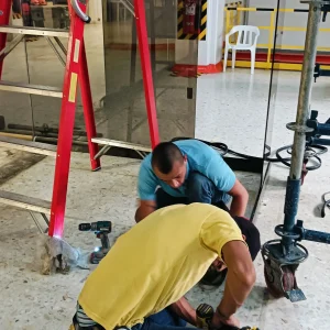Instalación Puerta de Vidrio
