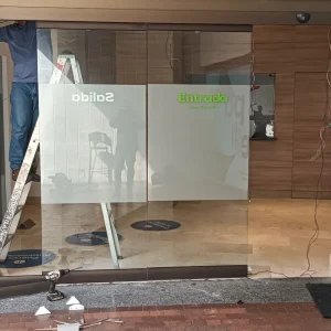 Instalación Puerta Automática