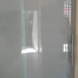 Puerta en Vidrio Flotante